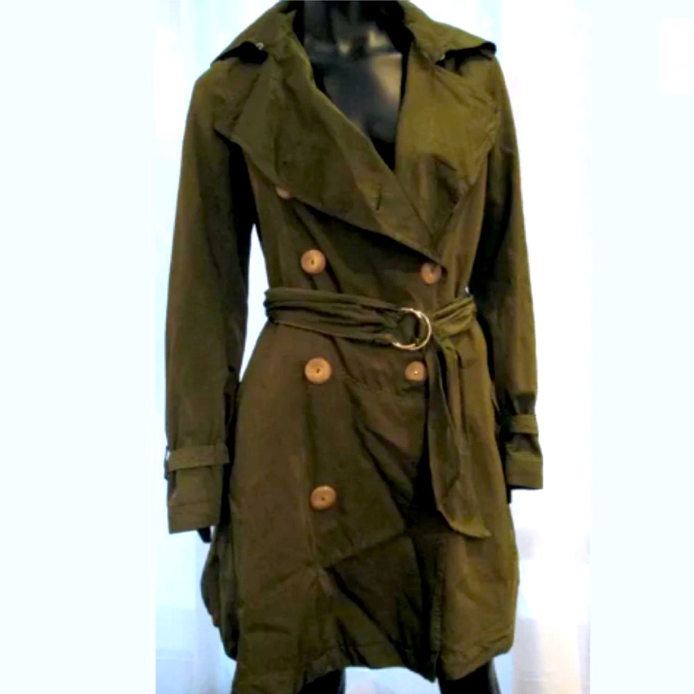 New. Nicole Fahri acid green knee length trench coat. Size small/4